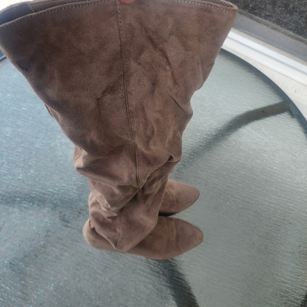 Qupid Womens GUC Sz 7 Tad Slim Suede Like Knee High Boots Wedge see callout